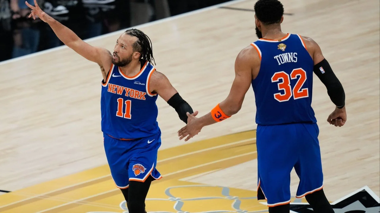 NBA总决赛尼克斯2-0马刺：布伦森罚球制胜与文班失绝杀时间线分析